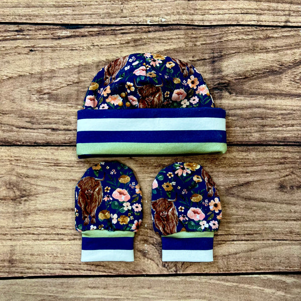 Highland Cows Blue Stripe Newborn Hat & Mitten Set