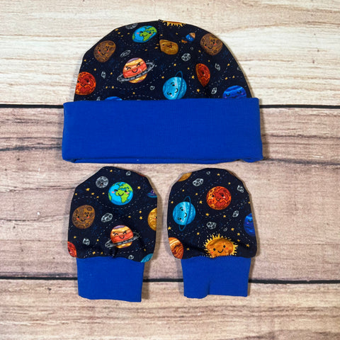 Space Faces Blue Newborn Hat & Mitten Set